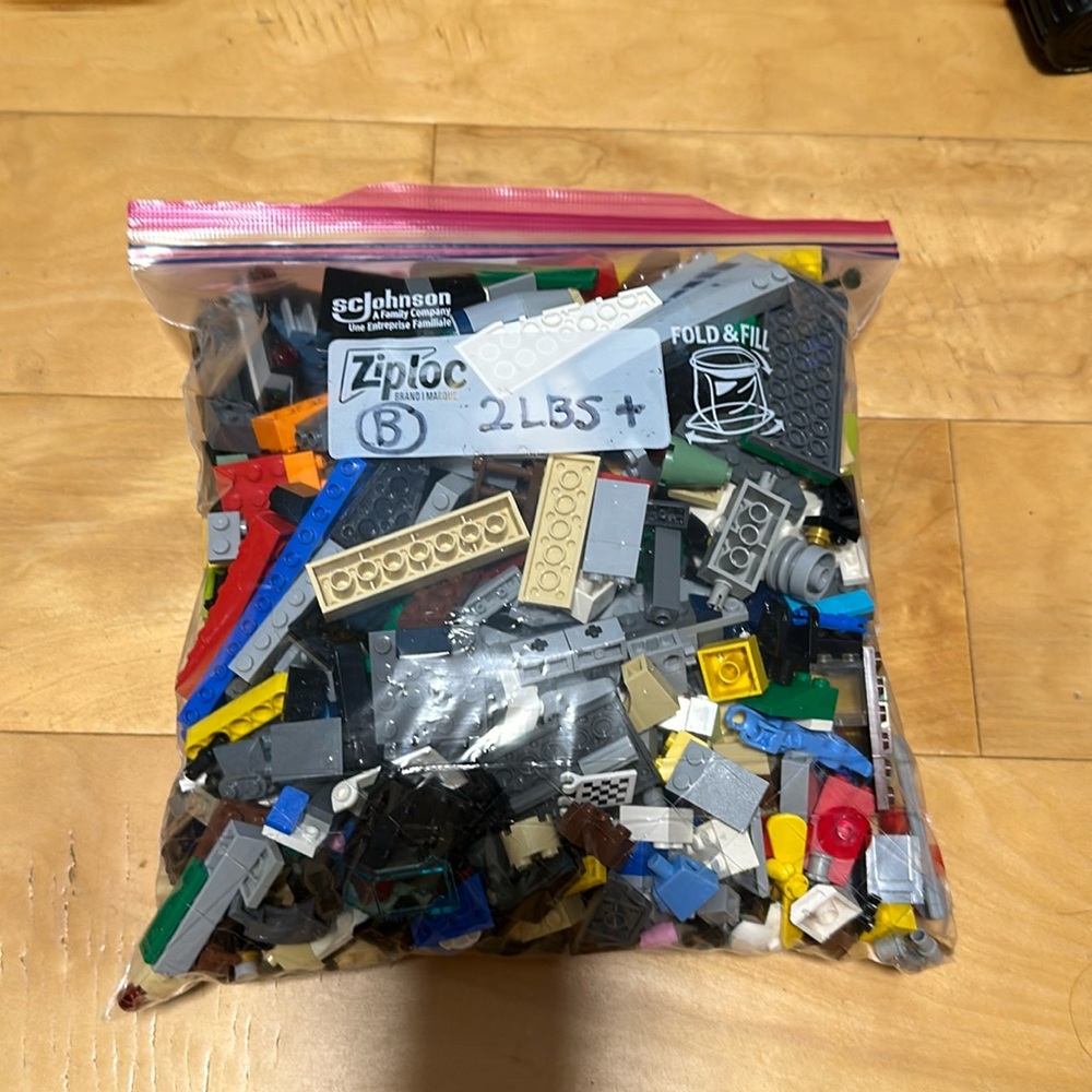 Lego pieces 2 LBS plus - one gallon bag #B